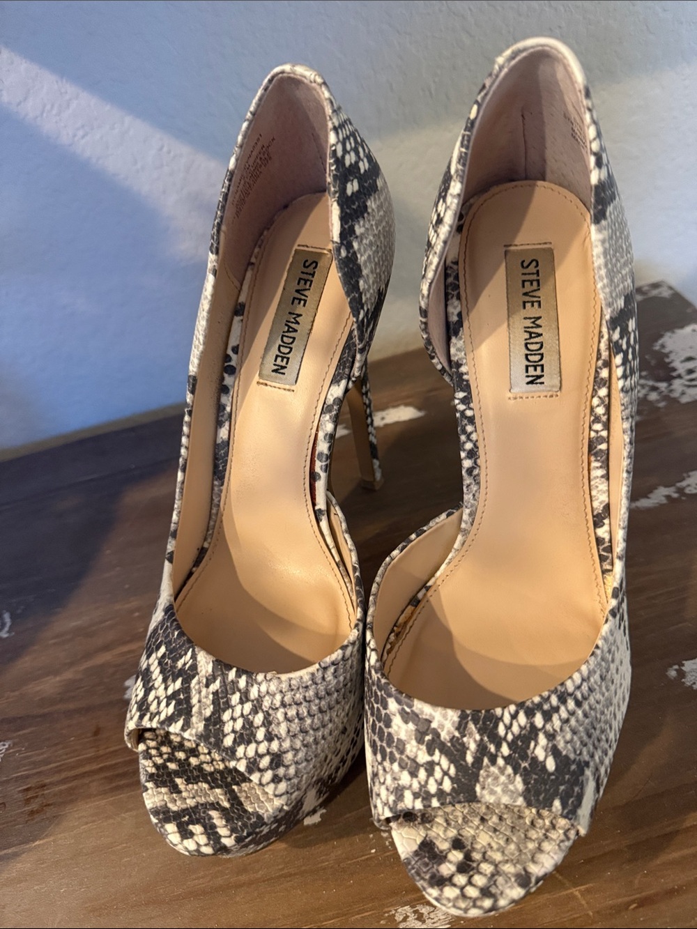 Steve Madden Dynamic Snakeskin Platform Peep Toe Heels 8.5 Y2K - Picture 2 of 10